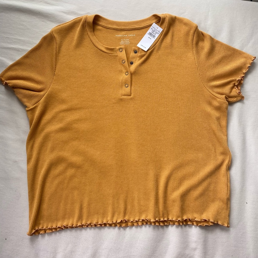 Cropped yellow comfortable shirt
